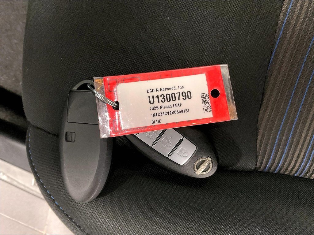 Used 2025 Blue Nissan SV Plus image 30