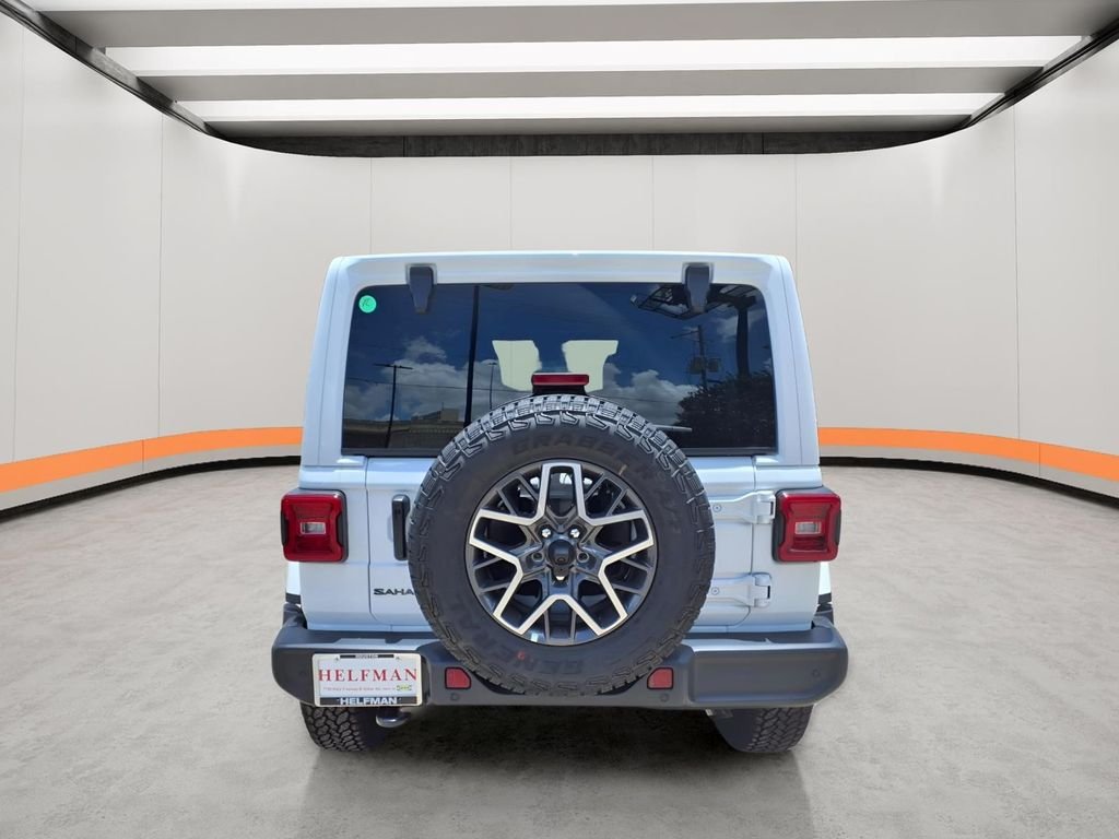 New 2026 Bright White Clear-Coat Exterior Paint Jeep Sahara image 5