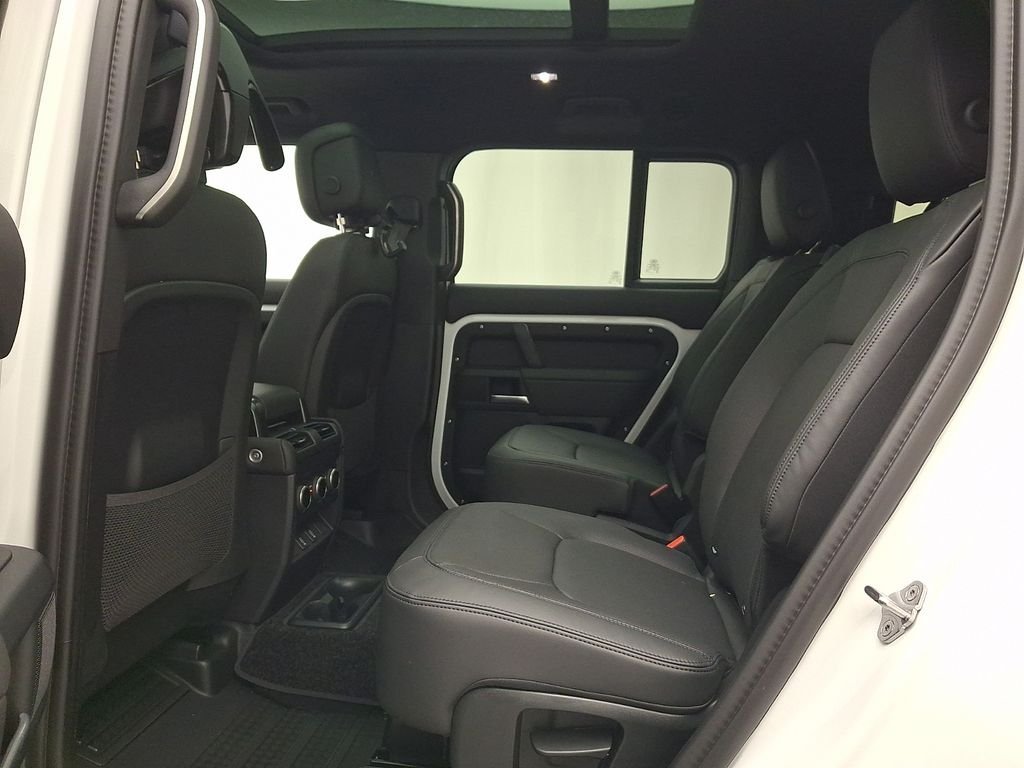 New 2026 Fuji White LAND ROVER S image 6
