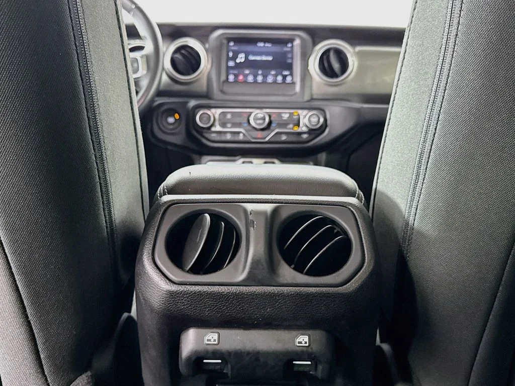 Used 2019 Bright White Clearcoat Jeep Unlimited Sahara image 30