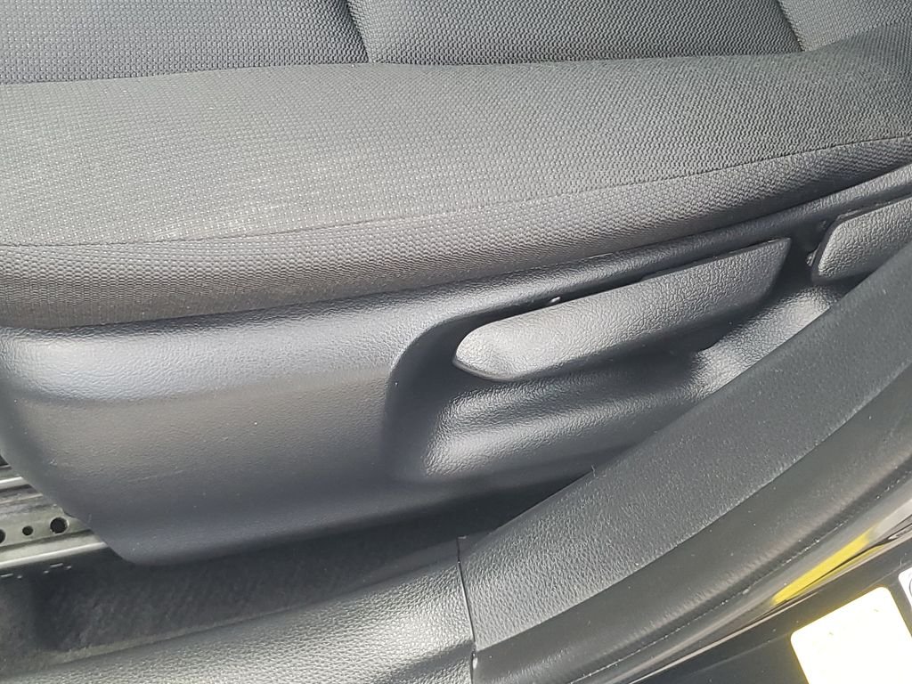 2024 Toyota Corolla LE - Photo 16