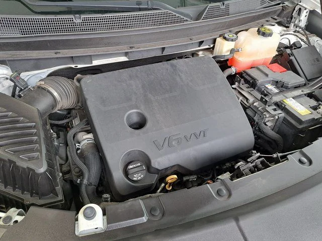 Used 2020 White Chevrolet Premier image 31