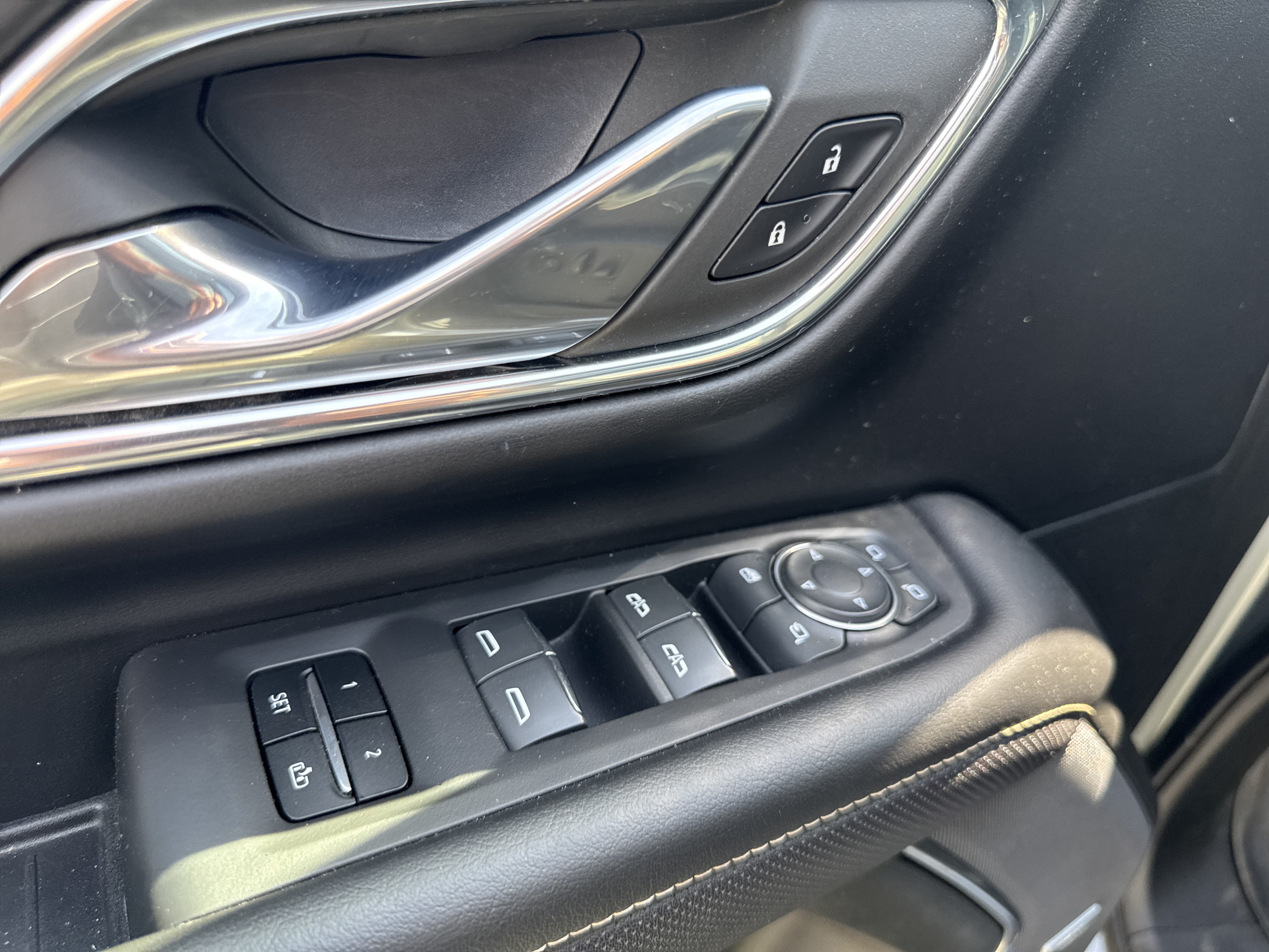 Used 2023 Sterling Gray Metallic Chevrolet Premier image 18