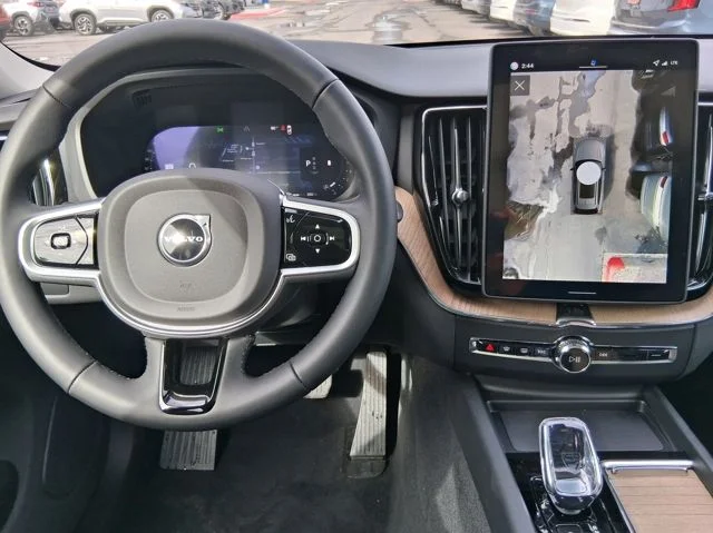 New 2026 Crystal White Volvo Plus image 9
