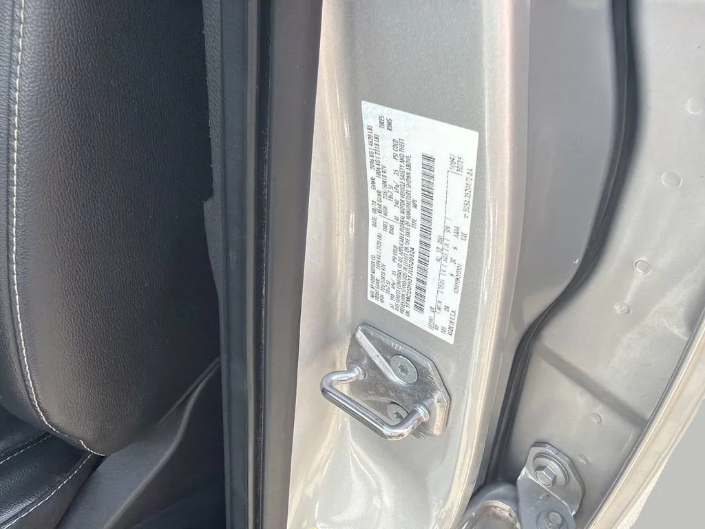 Used 2018 Silver Ford SEL image 26