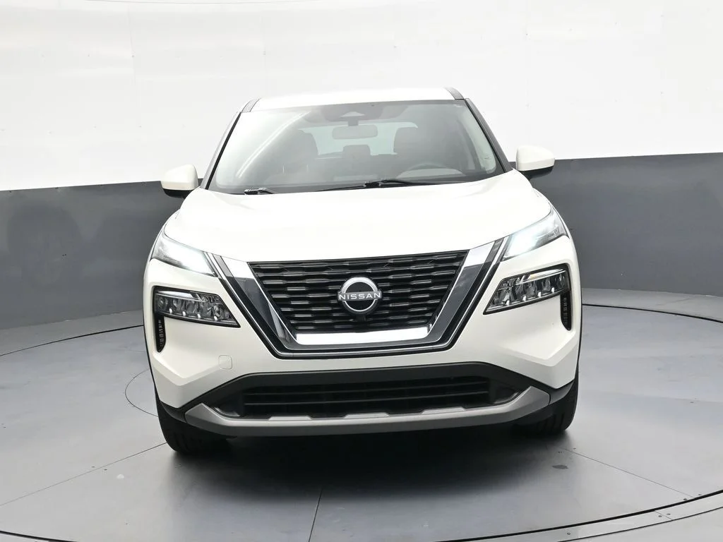 Used 2023 White Nissan SV image 13