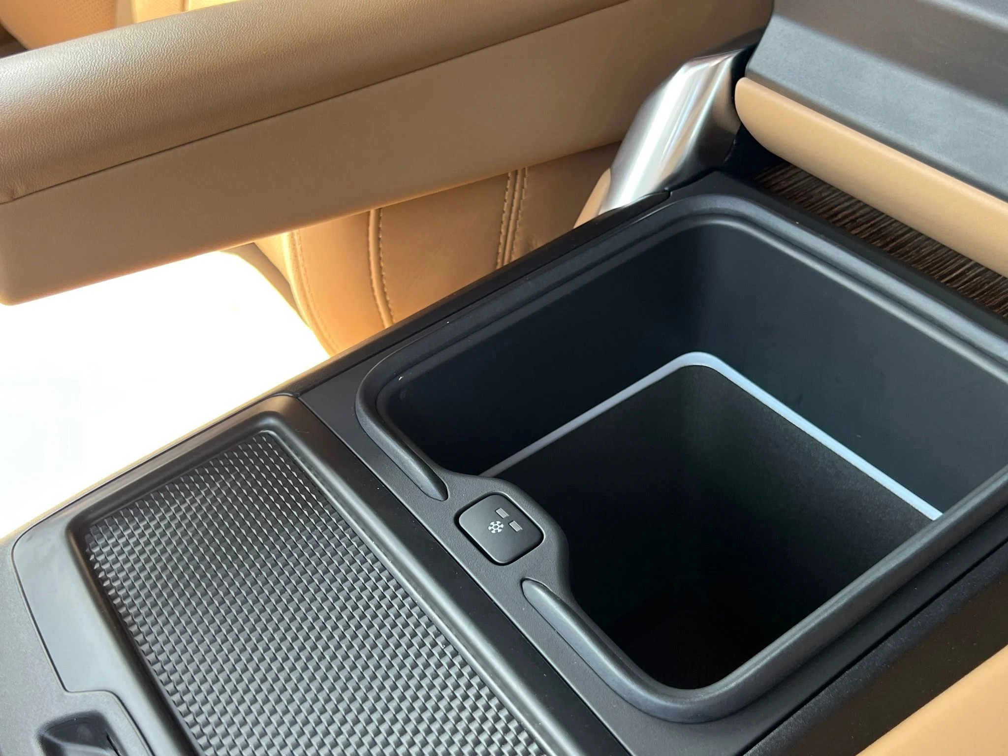 Used 2025  Land Rover Autobiography image 39