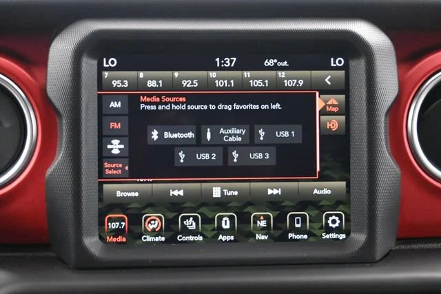 Used 2020 Granite Crystal Metallic Clearcoat Jeep Rubicon image 15