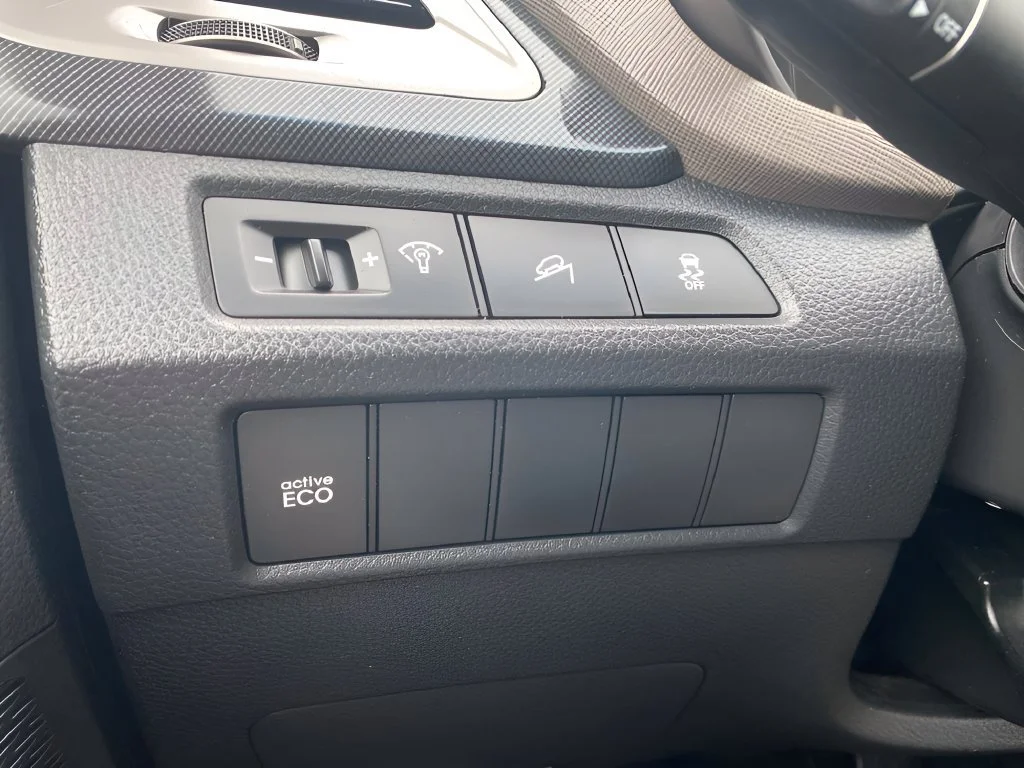 Used 2015  Hyundai  image 18
