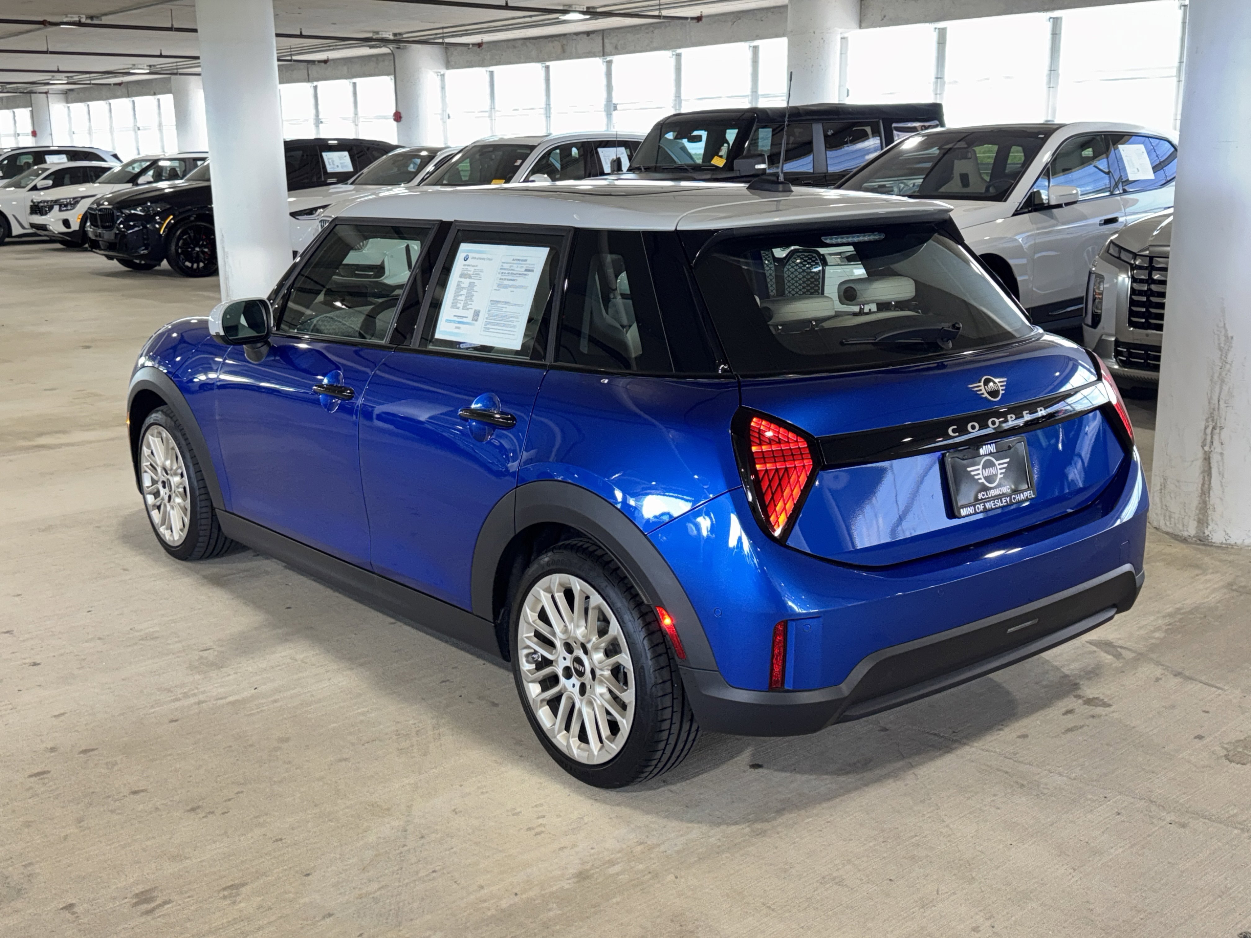 Used 2025 Blazing Blue Metallic MINI Signature Plus image 8
