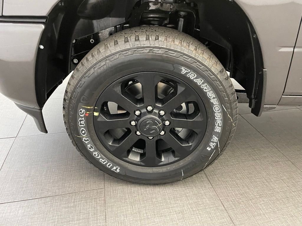 New 2026 Granite Crystal Metallic Clear-Coat Exterior Paint RAM Laramie image 10
