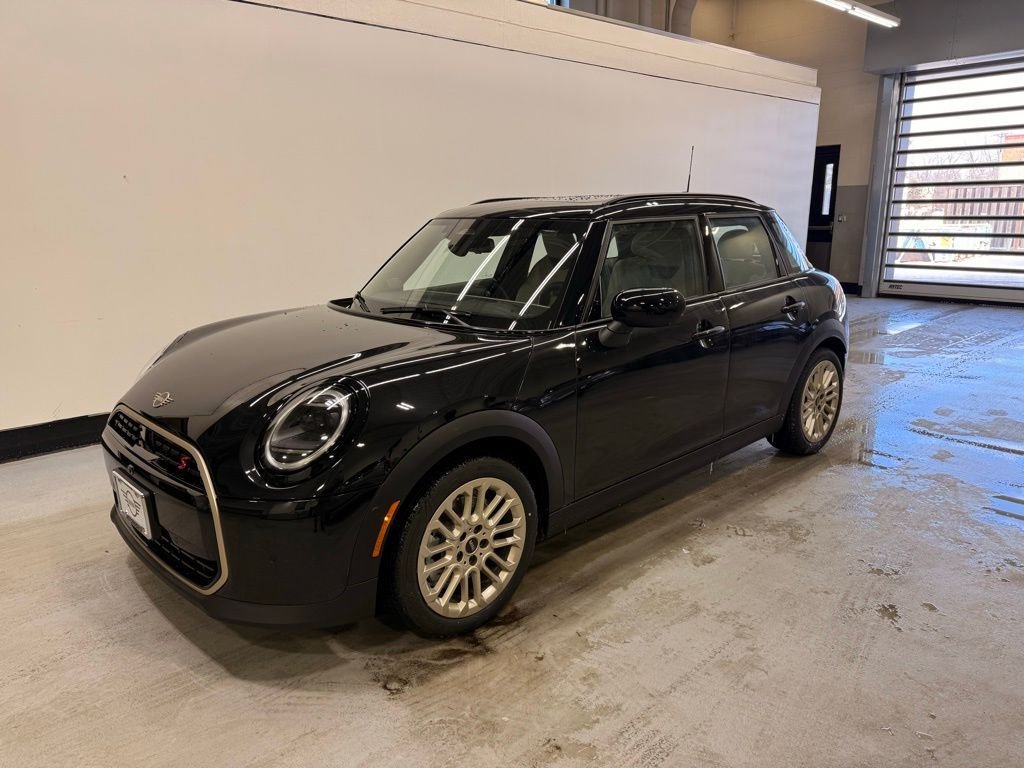 2026 MINI Hardtop Cooper S's photo