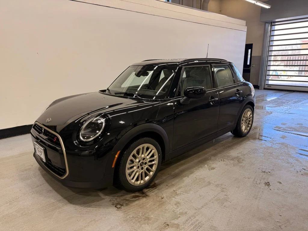 2026 MINI Hardtop Cooper S's photo