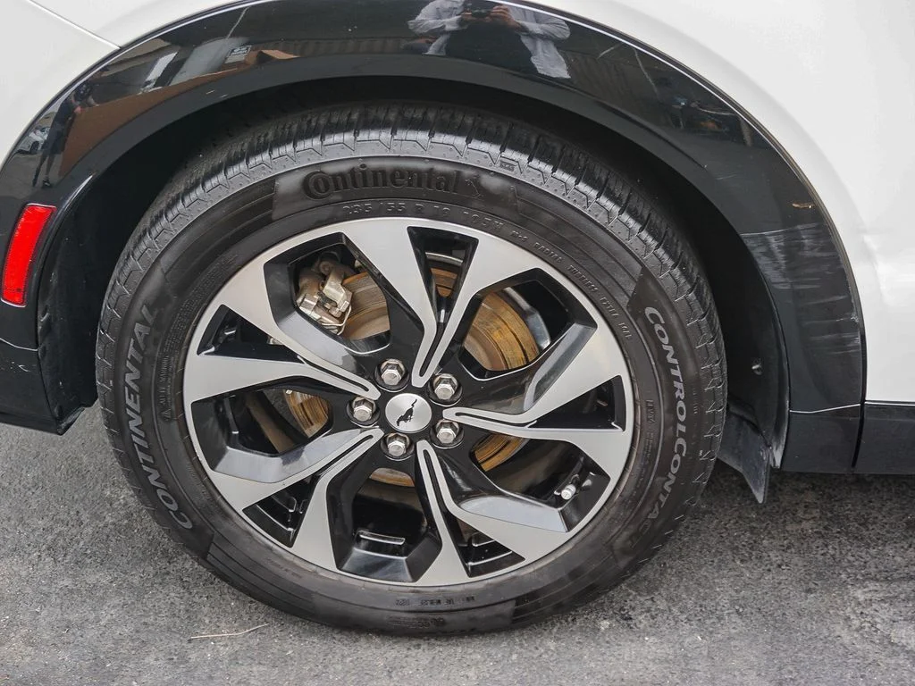Used 2022 White Ford Premium image 9