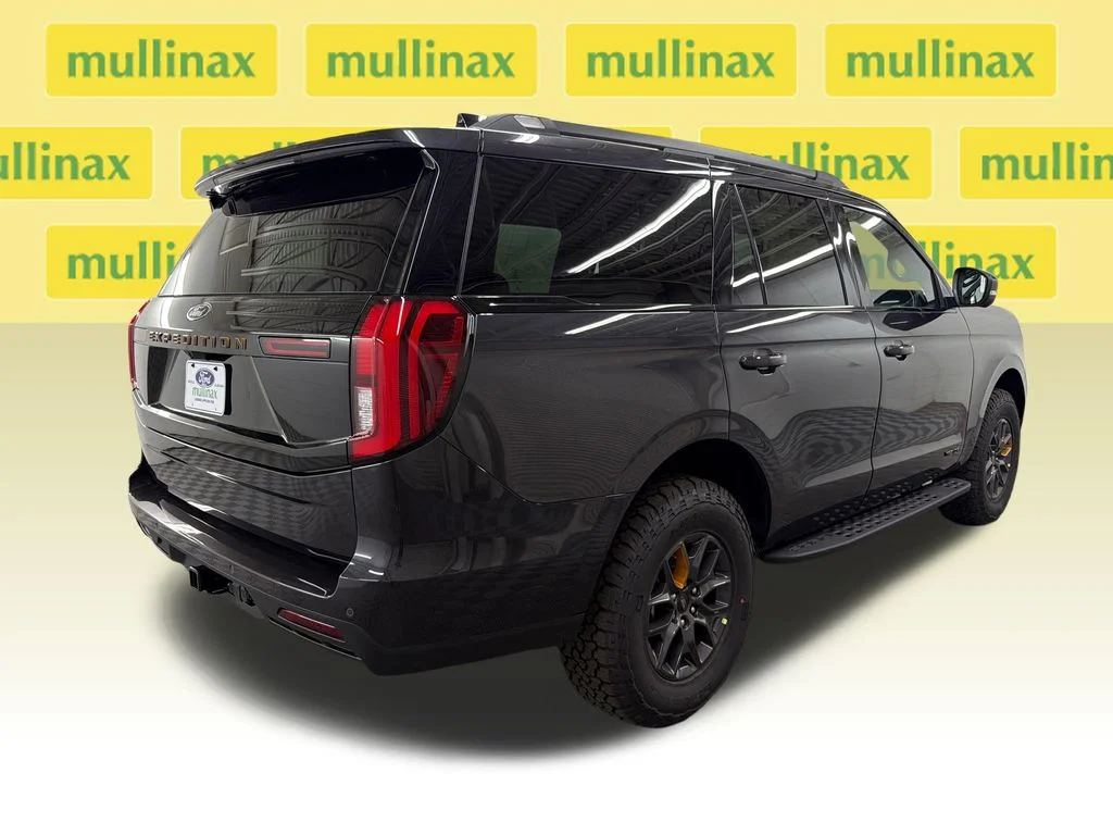 New 2026 Gray Ford Tremor image 3