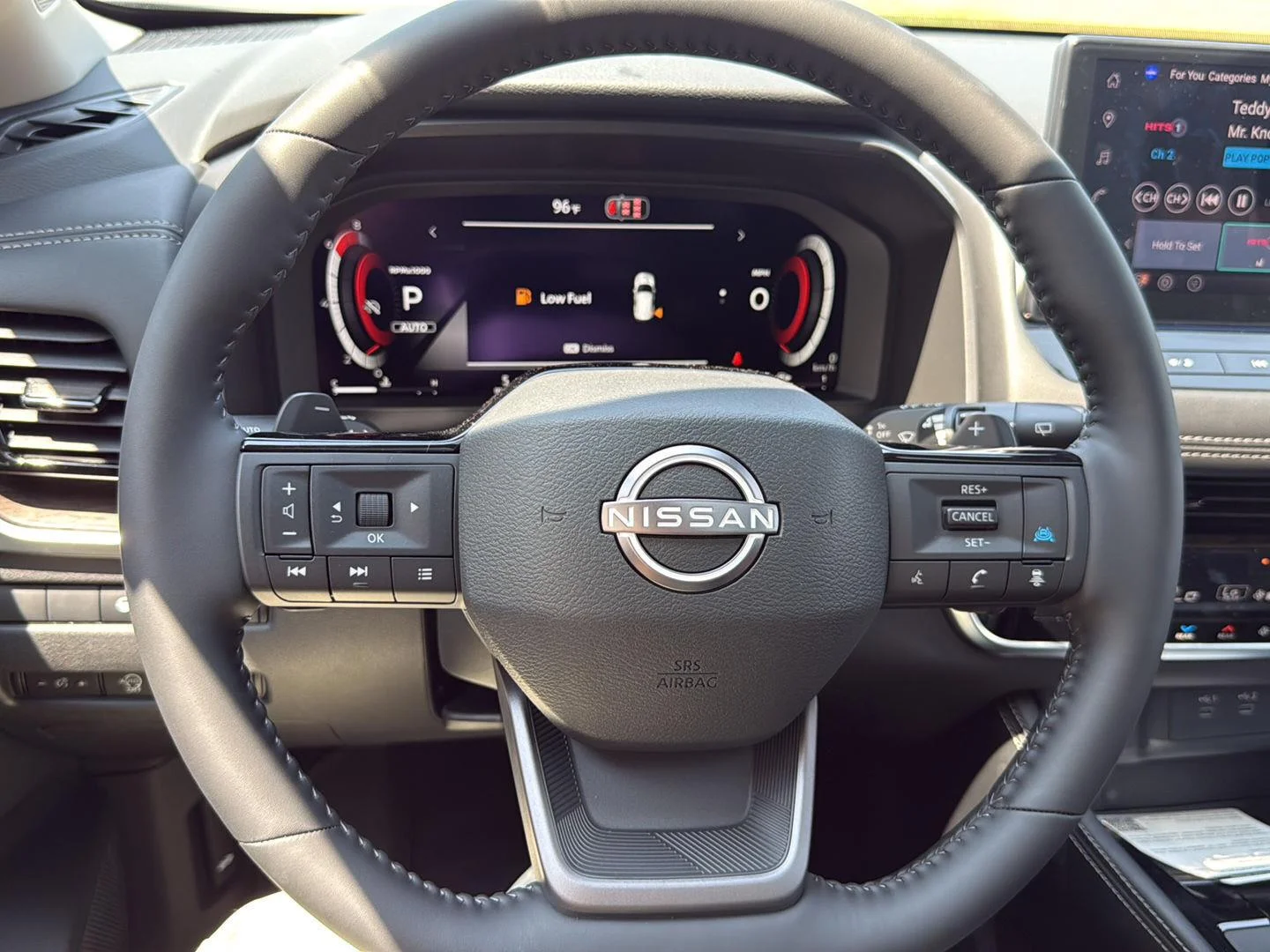 New 2026 Boulder Gray Pearl/Super Black Nissan Platinum image 24