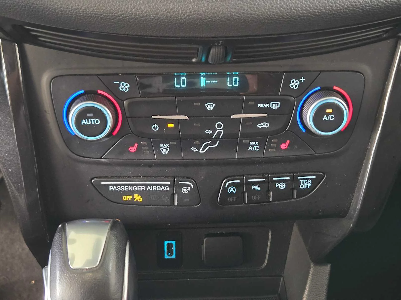 Used 2019 Magnetic Metallic Ford Titanium image 19