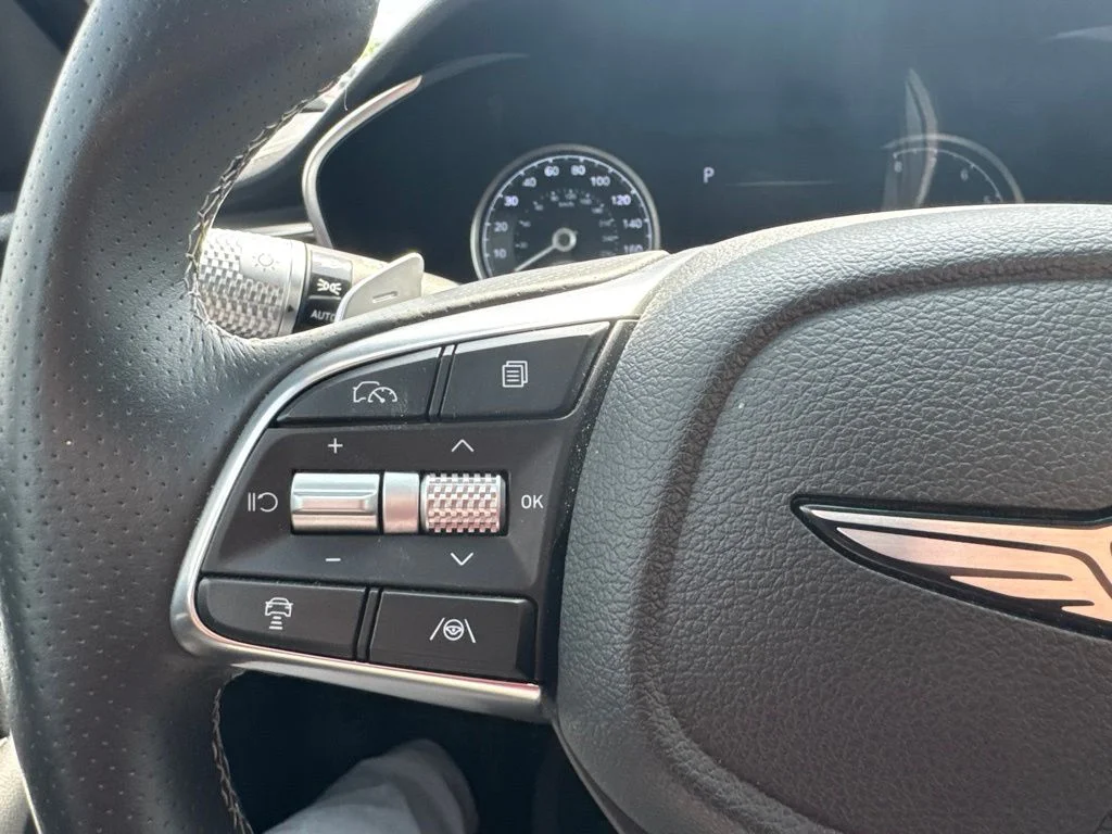 2025 GENESIS G70 Standard - Photo 18