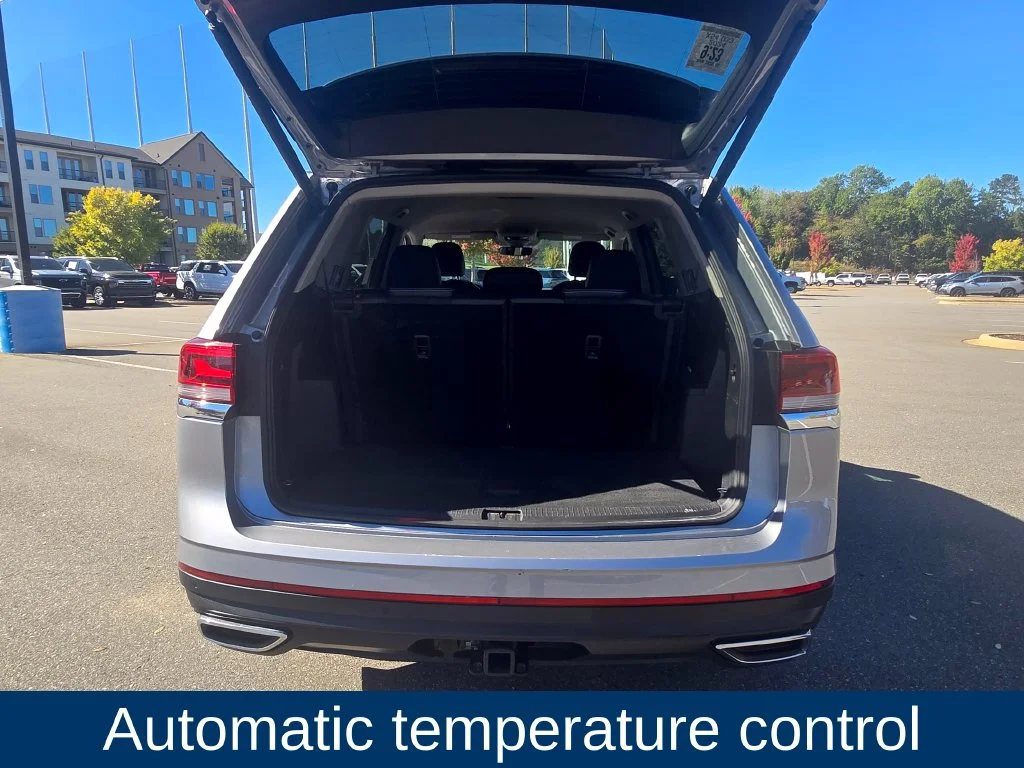 Used 2024  Volkswagen 2.0T SE w/Technology image 4