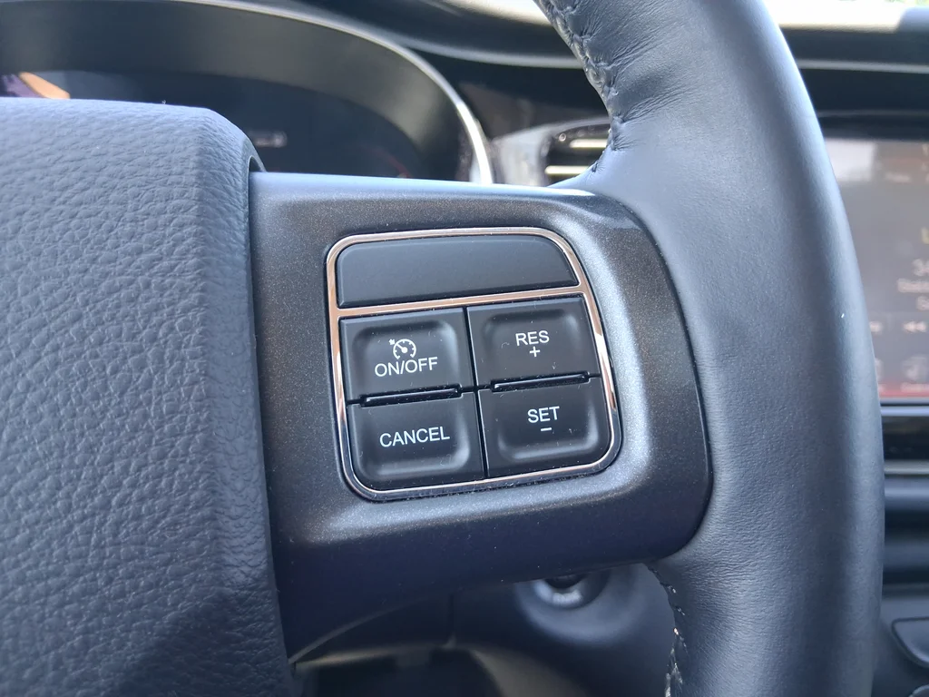 Used 2014 Blue Dodge Limited image 17