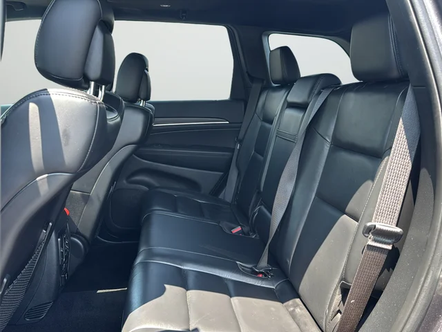 Used 2020 Gray Jeep Limited image 29