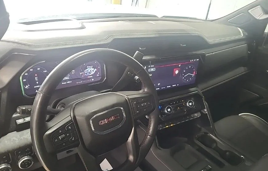 Used 2025 White GMC AT4X image 7