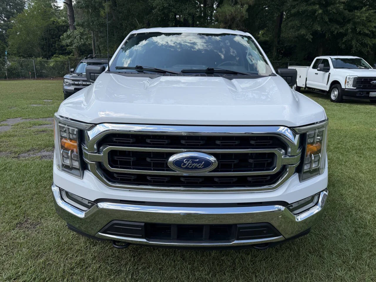 Used 2023 White Ford XLT 4x4 4dr SuperCrew 5.5 ft. SB image 19