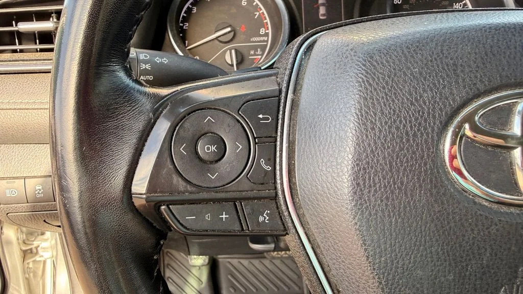 Used 2019 Silver Toyota SE image 20