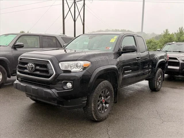 Used 2022 Midnight Black Metallic Toyota SR5 V6 image 3
