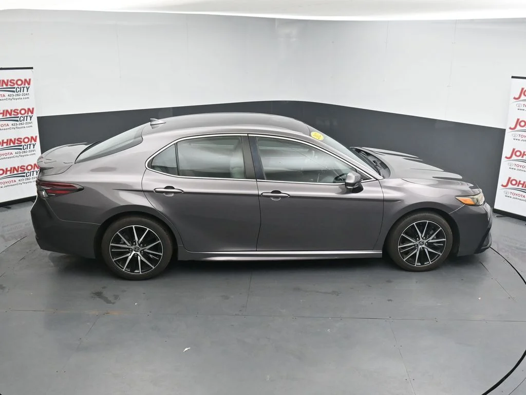 2022 Toyota Camry SE - Photo 31