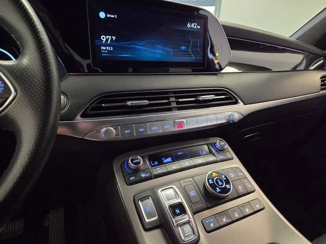 Used 2022 Silver Hyundai Calligraphy image 25