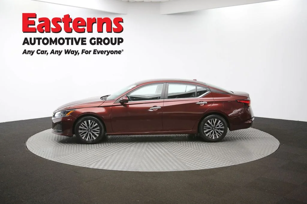 Used 2023 Red Nissan 2.5 SV image 59