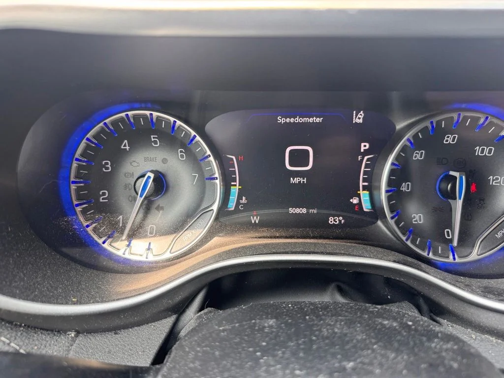 Used 2023 Silver Chrysler Touring L image 21