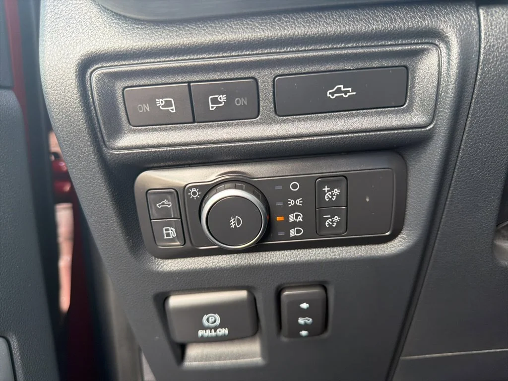 Used 2021 Rapid Red Metallic Tinted Clearcoat Ford Lariat image 28