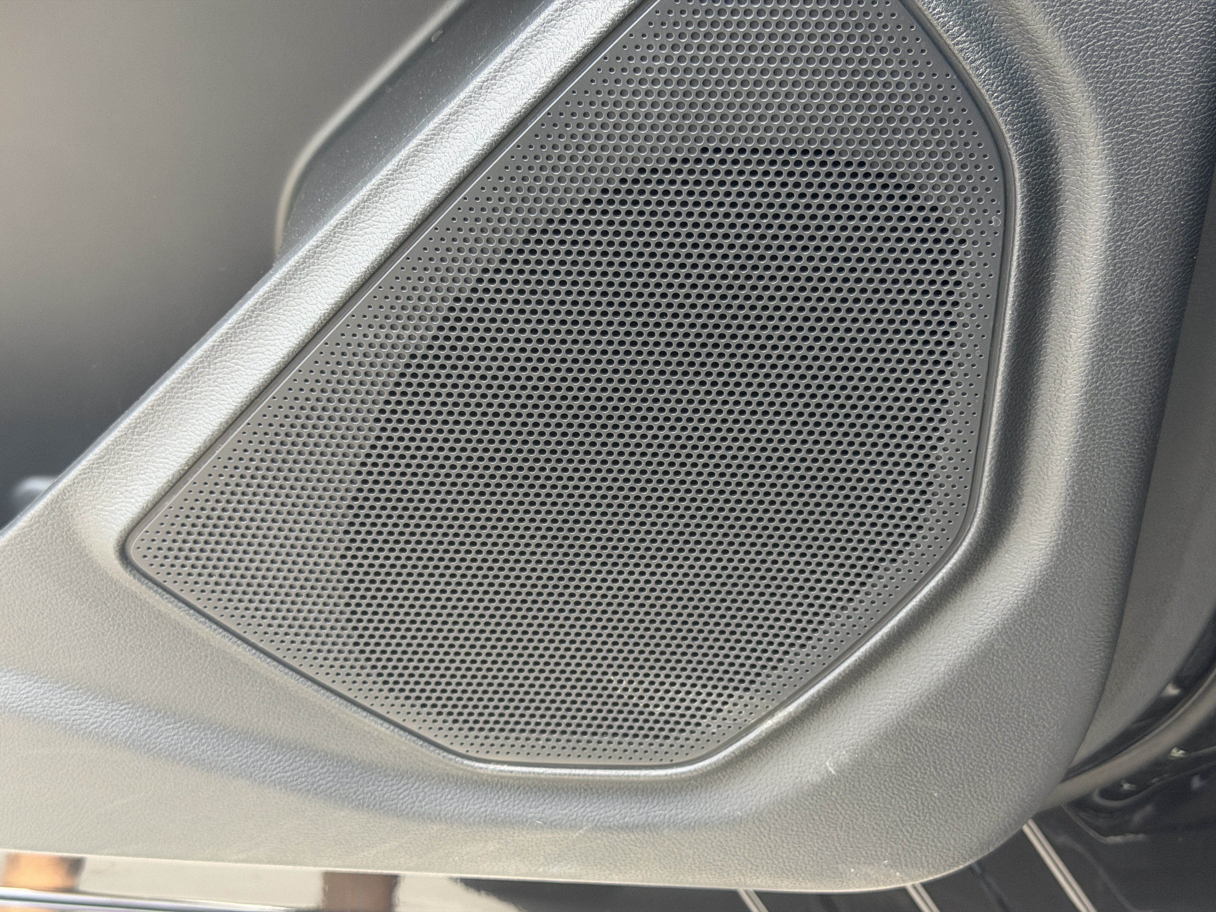 Used 2025 Black Metallic Ford Active image 23