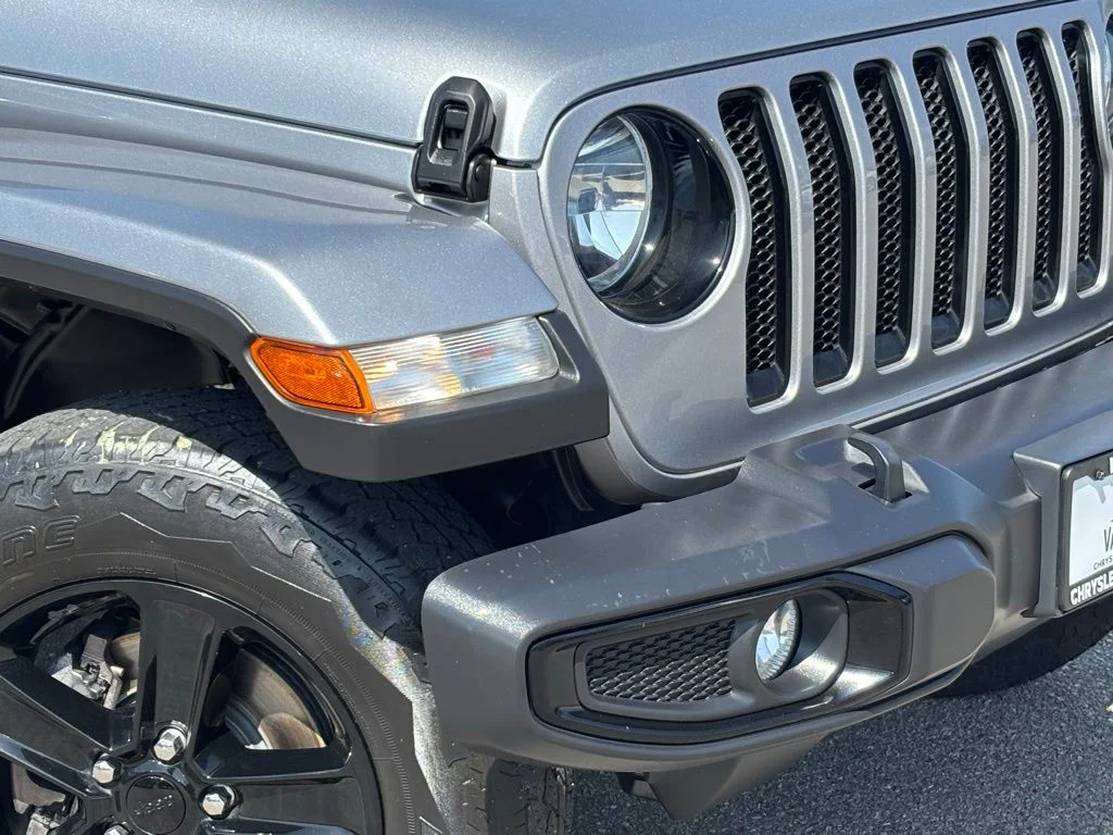 Used 2021 Billet Silver Metallic Clear Coat Jeep Sahara Altitude image 7