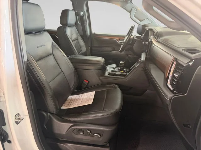 Used 2023 White GMC Denali image 14