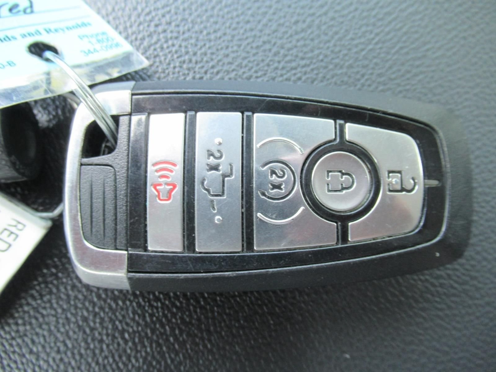 Used 2023 Red Ford Lariat image 33
