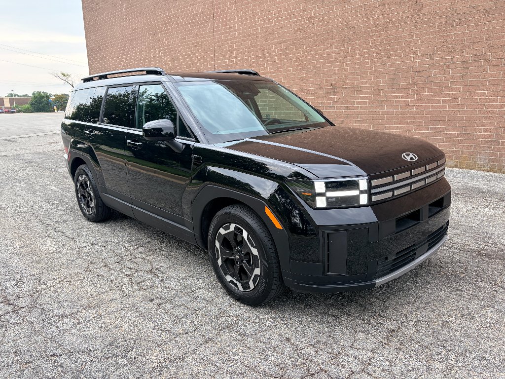Certified Used 2025 Phantom Black Hyundai SEL image 7