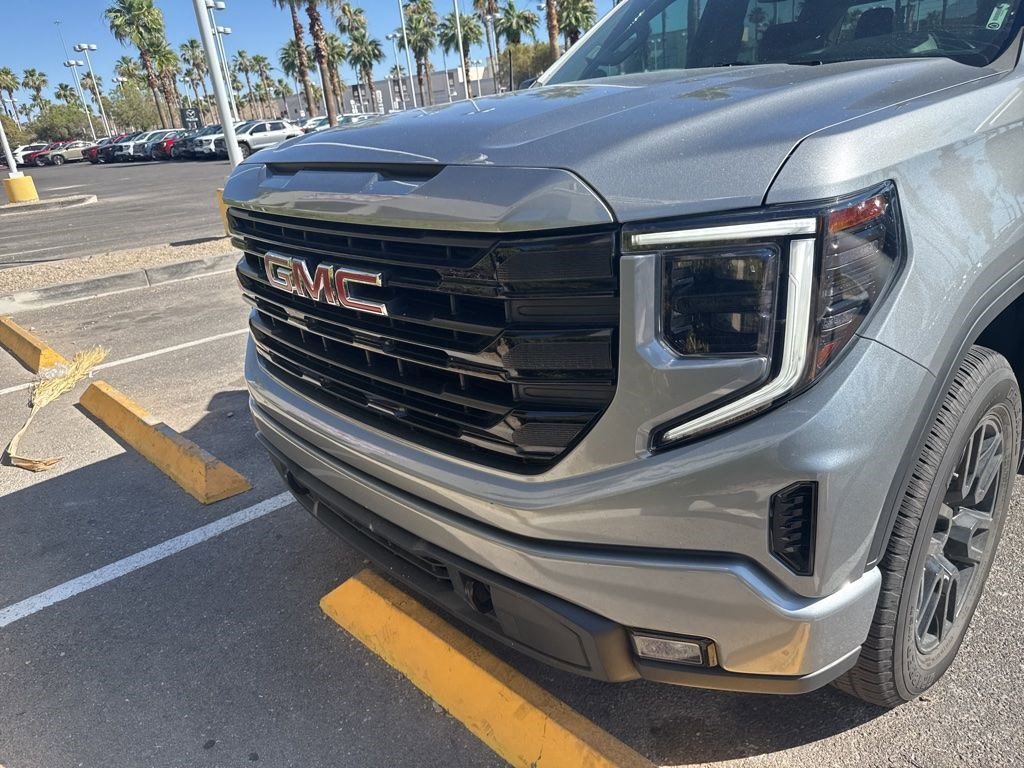 Used 2023 Sterling Metallic GMC Elevation image 8