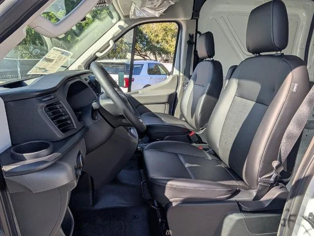 New 2026 Oxford White Ford Cargo Van image 18