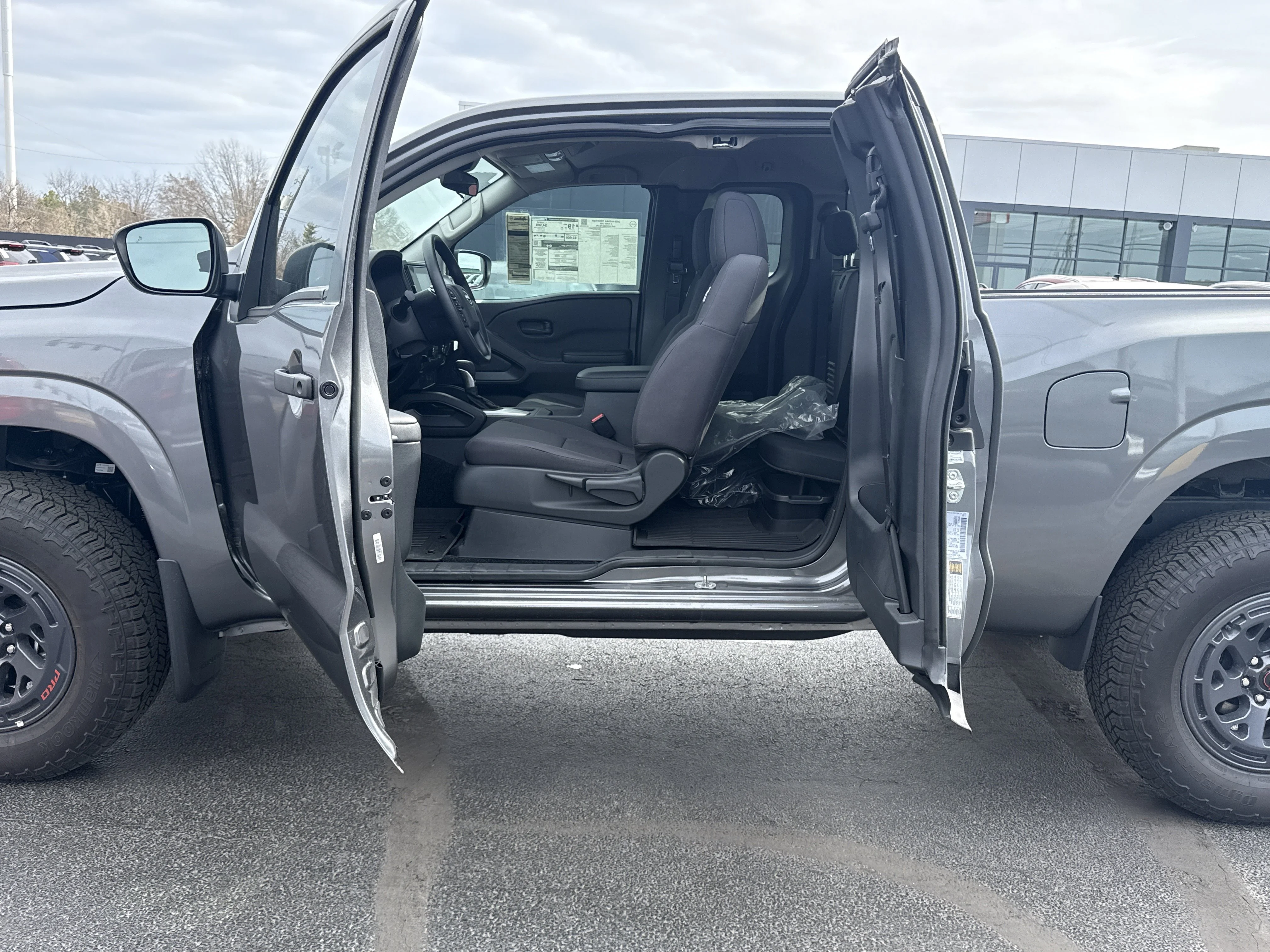 2026 Nissan Frontier S - Photo 10