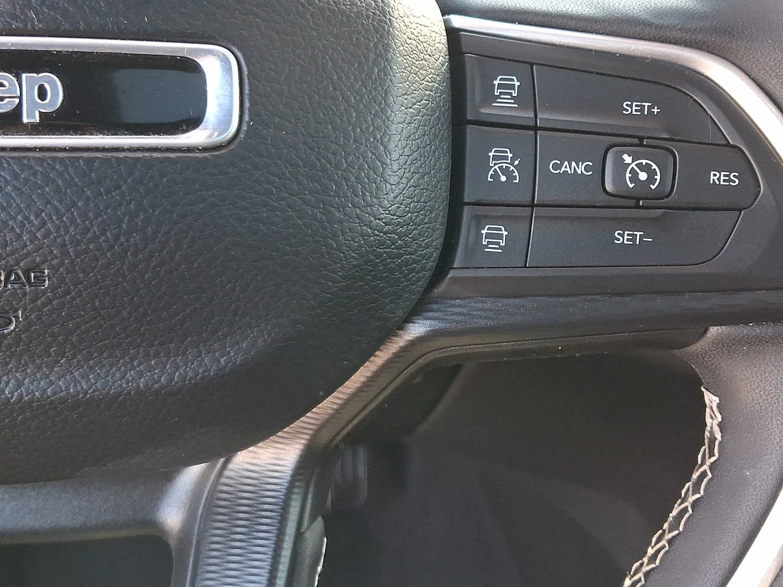 Used 2025 Silver Zynith Jeep Altitude X image 22