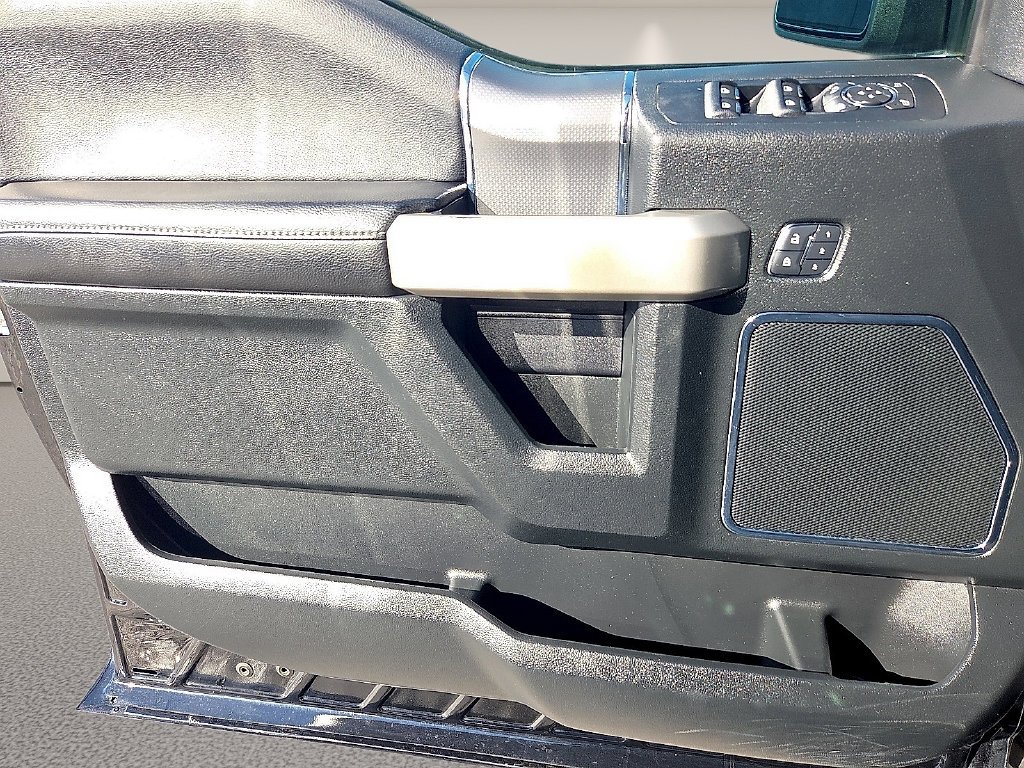 Used 2016 Black Ford Lariat image 20