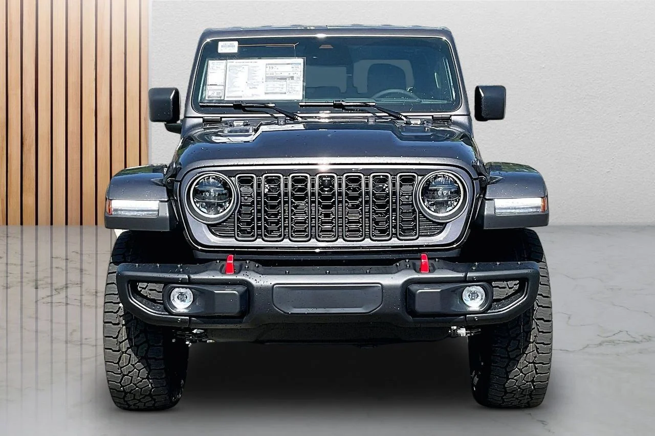 New 2026 Granite Crystal Metallic Clear-Coat Exterior Paint Jeep Rubicon X image 3