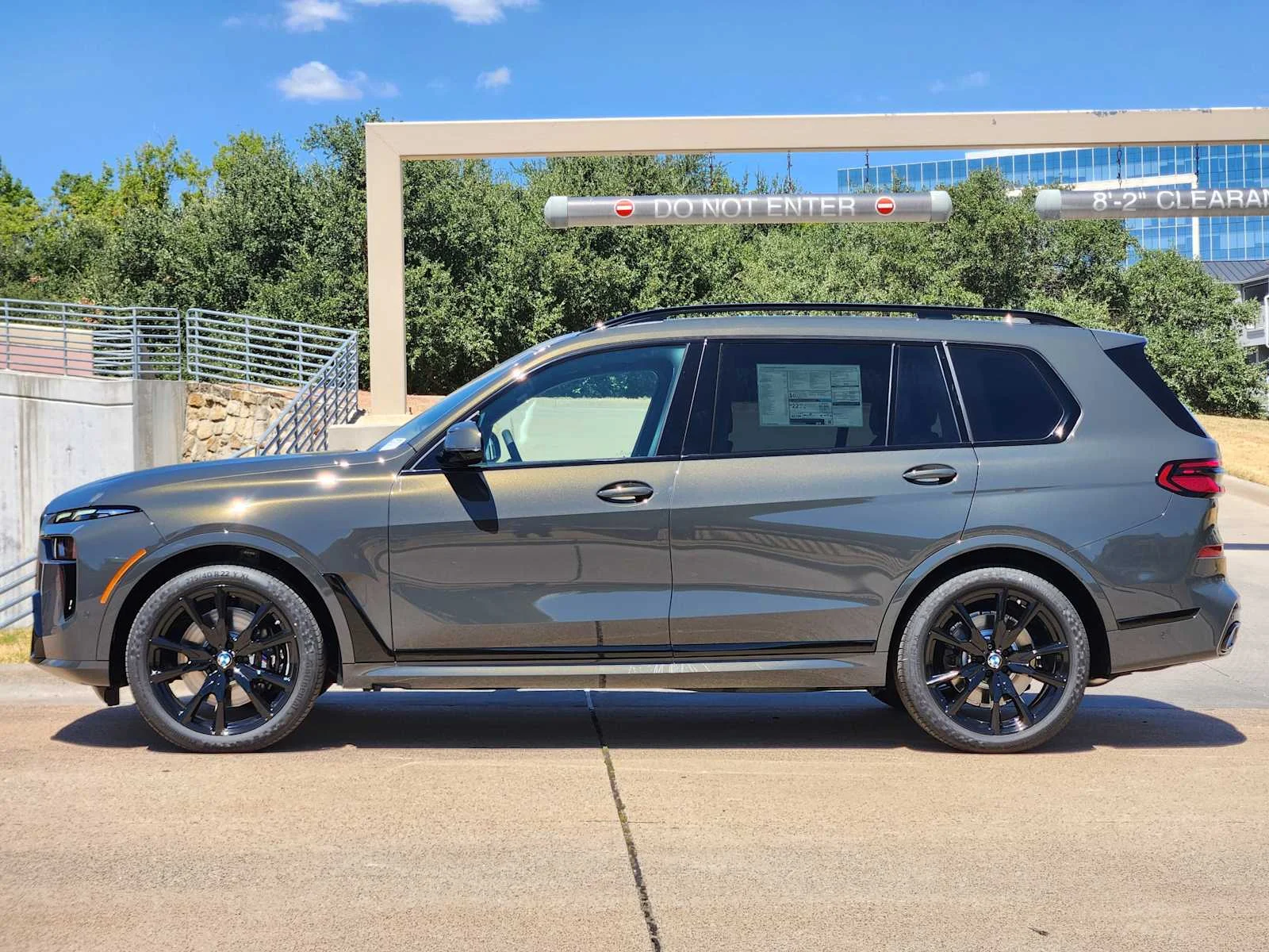 New 2027 Dravit Grey Metallic BMW xDrive40i image 2