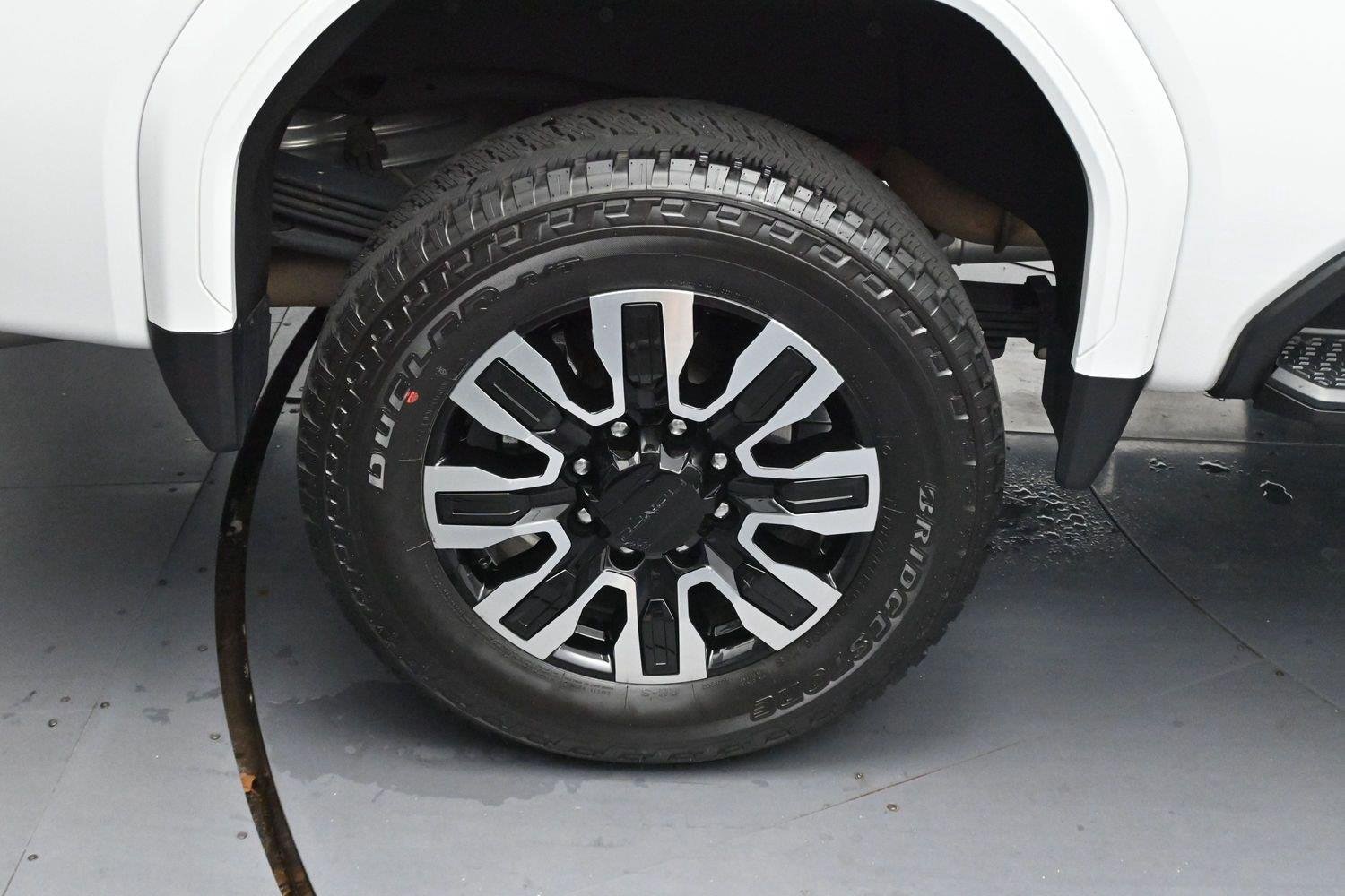 Used 2025 Summit White GMC Denali Ultimate image 37