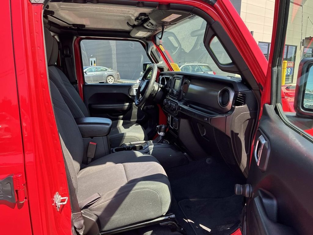 Used 2019 Red Jeep Unlimited Sport image 9