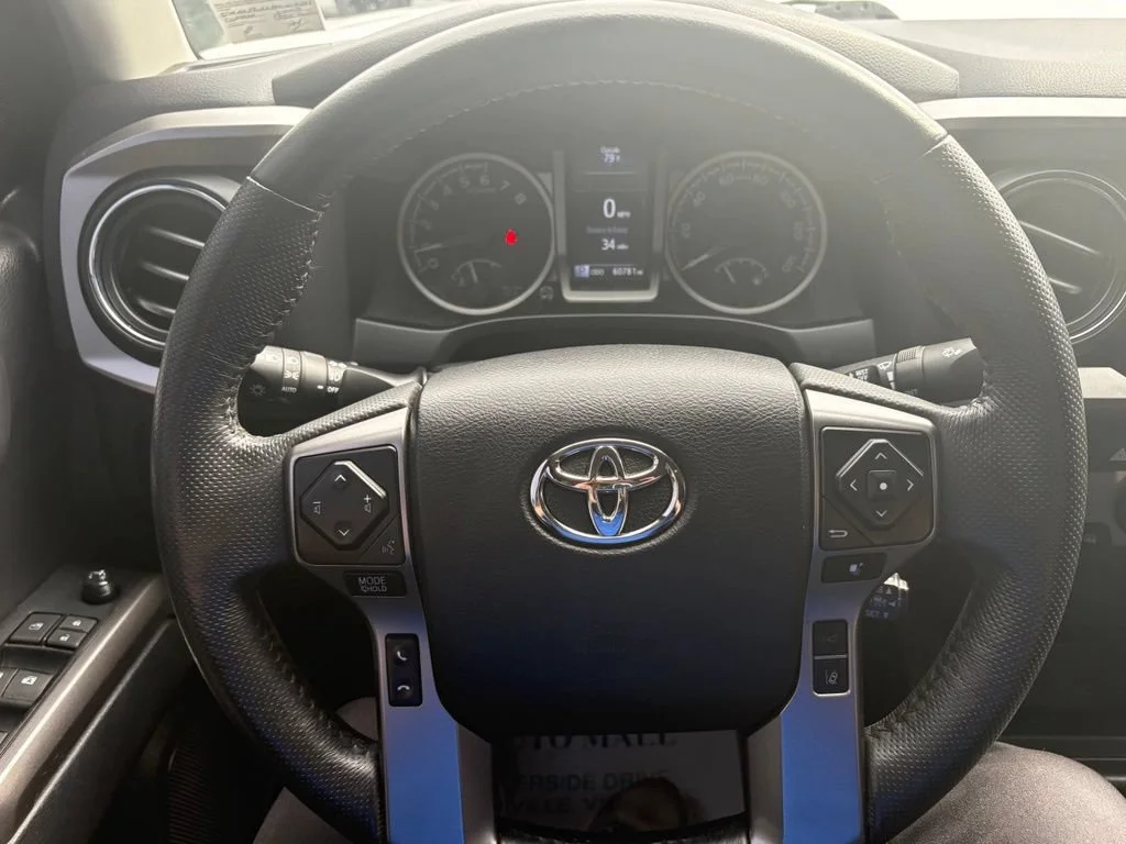 Used 2023 White Toyota SR5 image 13