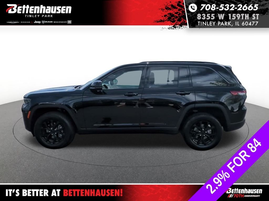 New 2026 Diamond Black Crystal Pearlcoat Jeep Altitude image 13